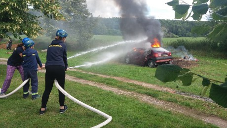 Ukázka mladých hasičů Pochvalov